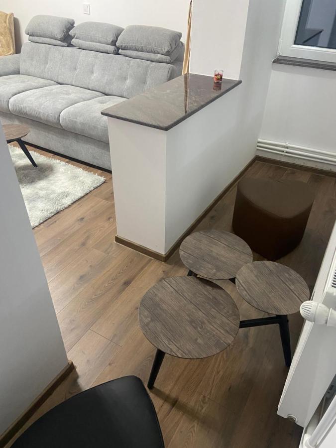Apartament Eve 큼홀룸그몰도베네스크 외부 사진